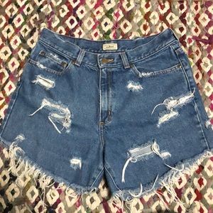 Vintage LL Bean high wasted  jean shorts! Sz 10